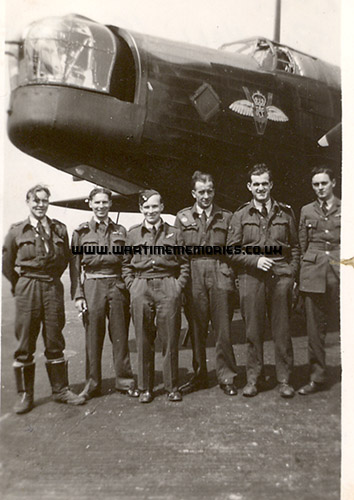 AP Gainsford & Wellington Bomber Crew 1942